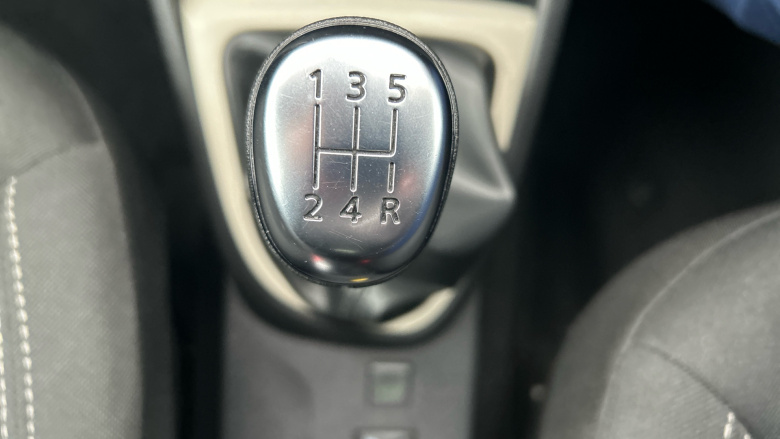 Renault Captur 0.9 TCE 90 Play 5dr Petrol Hatchback